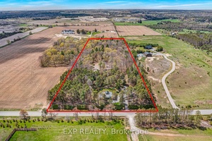 Welcome to Blues Holler, an exceptional 10 acre country estate in Uxbridge where business amp ; pleasure seamlessly meet.