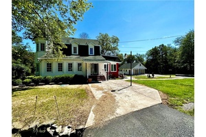 CONTEMPORARY HOME IN THE SOUGHT AFTER SULLIVAN CATSKILLS Welcome to this unique property beautifully set on an open 4.
