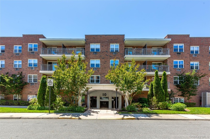 View of apartment building / complex
