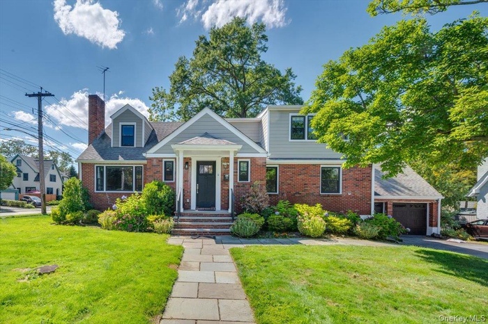 Welcome to 115 Davis Ave!