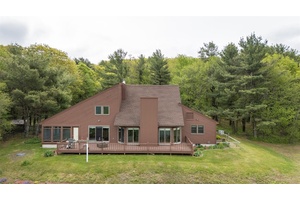 Exceptional Views amp ; Elevated Comfort Perched high above Mercer Road at the top of Ridge, this stunning 2, 600 sq ft contemporary home offers panoramic views that stretch across ...