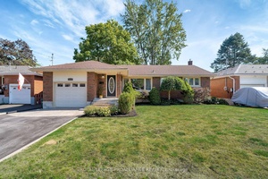 Discover the home where charm meets convenience in East End Belleville !