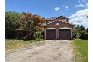 Stunning Royal Pine Executive Home offering 2, 772 sq.