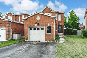 A WELL LOVED 2 STOREY FAMILY HOME WHERE MAKING MEMORIES COMES EASY !