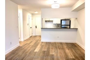 Stunning renovated suite in Tridel's prestigious Sommerset at Northtown !