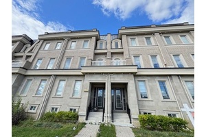 Beautiful Townhouse In Observatory Hill, 2800Sf 760Sf Fin Bsmt, 10Ft Ceiling Main Fl, Rest 9Ft Incl Bsmt, Upg H W Fl, Wood Stairs, Pot Lights Thruout, Huge Kitchen W Upg ...