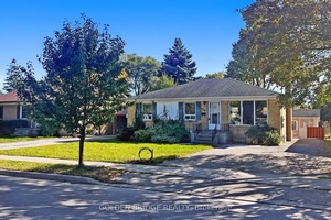 Great investment location in Crosby community.