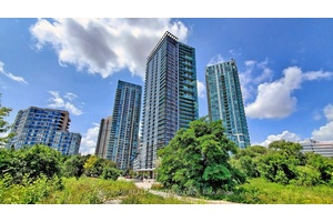 Stunning, Bright And Expansive 2 Bedroom Den, 3 Bathroom Corner Loft In The Prestigious Award Winning Onyx Residences.