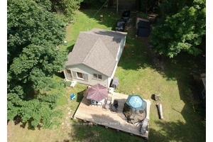 Lakefront Cottage on Head Lake.
