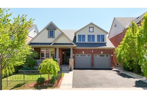 Absolutely stunning 2 2 bedroom detached bungalow in the prestigious Vales of Castlemore.