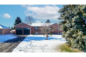 Unparalleled Elegance amp ; Grandeur Exquisite Of Luxurious Detached 3 2 Bedroom With 2 Car Garage Bungalow In The Heart Of Golfview Community In Bradford On Large Half Acre Lot, ...