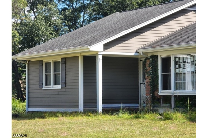 584 Hillsborough