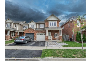 Stunning Open Concept End Unit Freehold 3 Bedroom Mattamy Home.