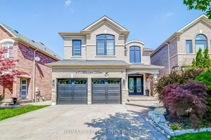 Welcome to 17 Massimo Dr.