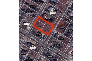 East Hamton Buildable Lot.