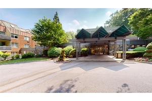 Serene Living Just 30 Minutes from Manhattan Updated 2BR 2BA private end unit in the Prestigious Fountainhead.