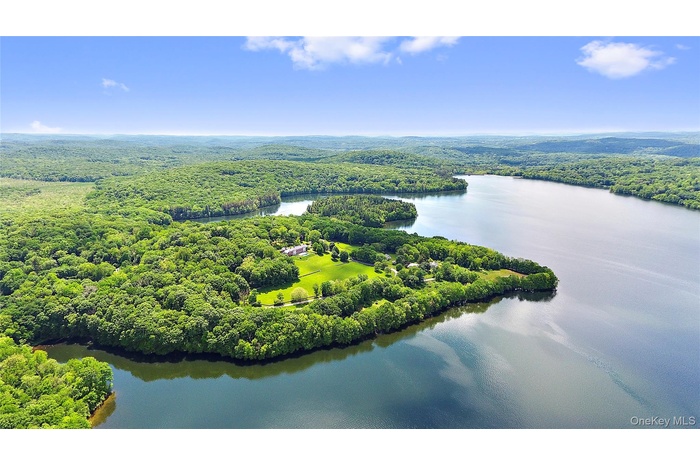 Spectacular setting along the mighty Titicus Reservoir