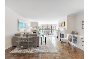 Market Square Condos ! Spacious and elegant !