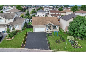 IN LAW SUITE with Income Potential Multi Family Living in Embrun !