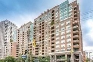 Furnished Luxurious Condo Unit In Prime Bay St Location !