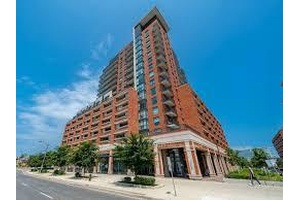 Beautiful unit featuring 1 Bedroom, 1 Huge Den, 1 Washroom, 1 Parking, 1 Locker And Balcony On 3rd Floor, Vacant Unit available immidietly.