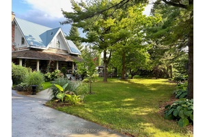 SKI SEASON RENTAL Beautiful log cabin at the top of Blue Mountain.