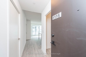 1 1 Bedroom Condo at Gallery Square in Downtown Markham !
