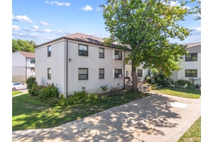 NO INTERVIEW Garden Style 3 Bedroom Coop for Sale in kew garden hills.