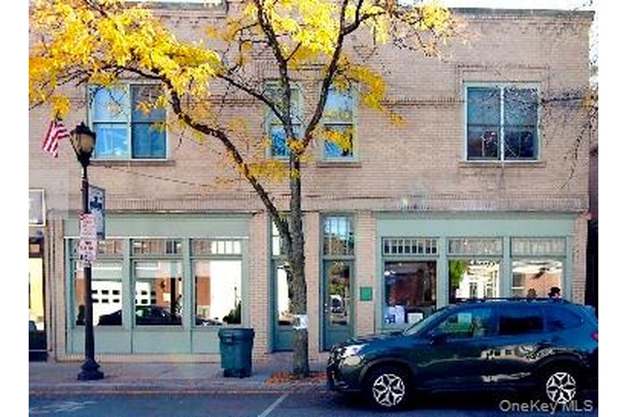 Street View of Building Exterior