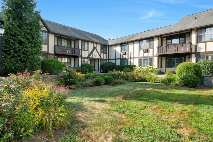 60 - 2 Foxwood Drive Pleasantville NY