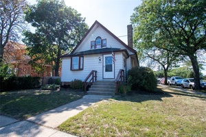 Welcome to 2900 Yale Pl. This four bedroom, two full bath, renovated, expanded ranch is located in a prime Baldwin Harbor location, one block from Oceanside, major shopping, elementary schools ...