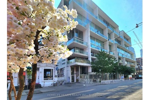 King West Living At It's Best !