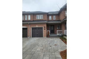 Well Maintained Freehold Townhouse Backing Onto Ravine !
