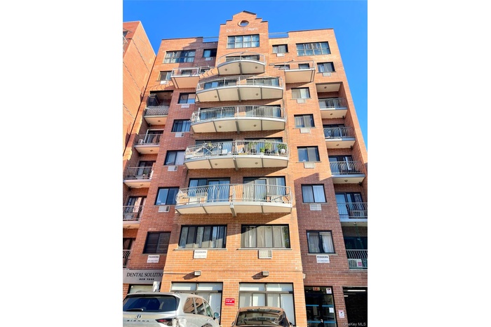 View of apartment building / complex