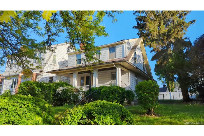 Look at this cape cod style home in beautiful Mount Vernon Heights.