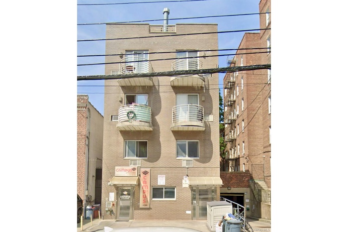 View of apartment building / complex