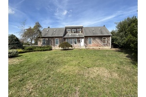 Hidden Gem. 4 Bedroom 3 Bath Contemporary nestled at end of Cul De Sac on.