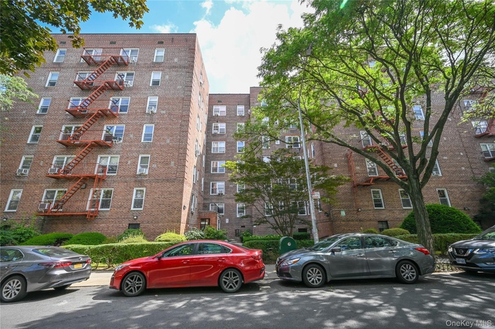 View of apartment building / complex