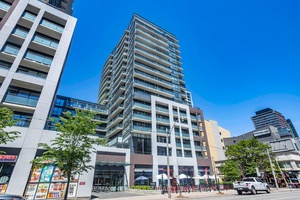 Open House every Sat Sun 2 4pm by appointment Welcome to this stunning 1 bedroom suite nestled in the heart of Toronto in Axiom Condos by Greenpark Homes.