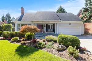 Gracefully positioned in the prestigious and highly sought after community of Garrison Village, 36 Confederation Drive presents a rare opportunity to own a truly exquisite 4 bedroom, 3 bathroom residence ...