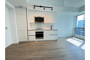 Empire Maverick Club Model A Sleek, Sun Drenched 1 Bedroom Suite With Stunning West Facing Views In The Heart Of King West.