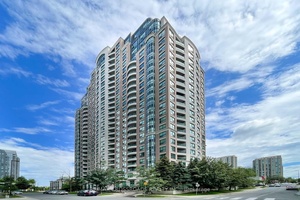 This spacious and rarely available southeast facing suite features 3 bedrooms, 2 full bathrooms, and an open concept layout perfect for modern living.