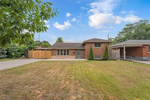 Stunning Renovated Bungalow in Echo Place !