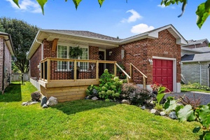 Recently updated and set in a family friendly neighbourhood in Cobourg's desirable east end, this charming bungalow pairs everyday comfort with stylish touches.