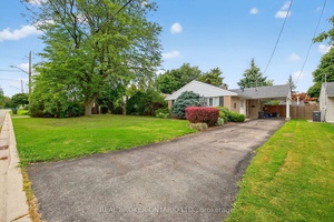 You Will Fall In Love with this Charming and Immaculate Streetsville Bungalow Situated On A Large 55 x 120 Lot On A 'Quiet' Street ; Walk To Downtown Streetsville amp ...