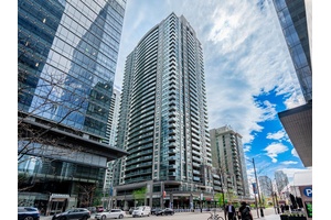 Spacious 1 Den in the heart of downtown Toronto with one of the most functional layouts you'll find.