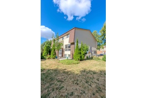 Welcome to this well maintained 3 bedroom, 2 bathroom home, ready for its next occupants !