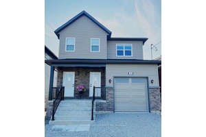 3 Bedrooms Detached In A High Demand North End Barrie.