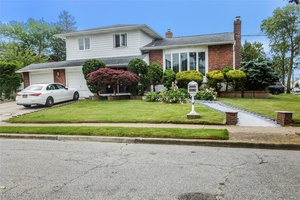 Remarkable Single Family Detached Split Level Dwelling, located on a Cul De Sac in beautiful Baldwin Harbor, is well maintained, in excellent condition, and is equipped with updated kitchen and ...