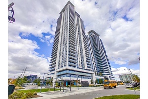 Priced to sell ! ! This condo is located at the prime intersection of Highway 7 and Bayview Avenue in Markham, right next to Richmond Hill.